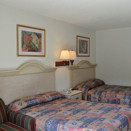 Oyo Hotel Myrtle Beach Kings Hwy Bagian luar foto
